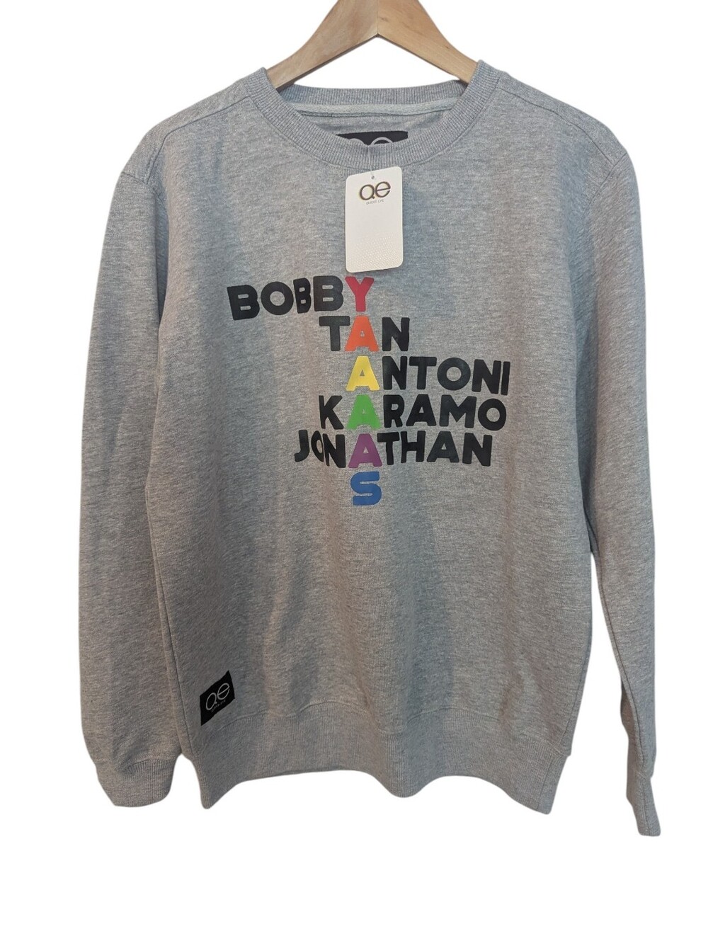 QUEER EYE Grey Crewneck Sweatshirt YAAAS FAB 5 Names Small